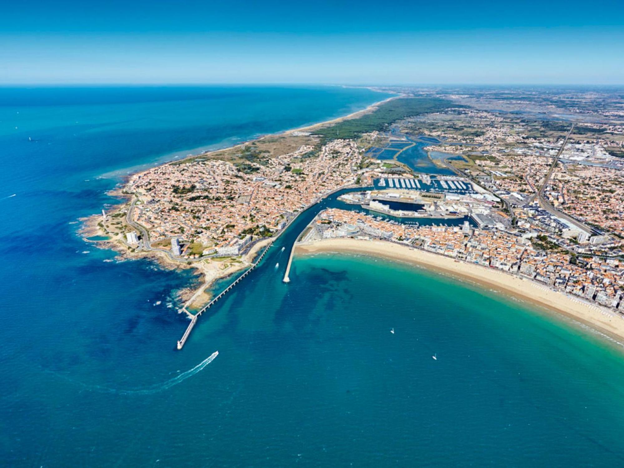 Appartement Moderne Au Centre-Ville, 150M Plage, Wifi, Confort Ideal Pour Familles - Fr-1-92-876 莱萨布勒-多洛讷 外观 照片